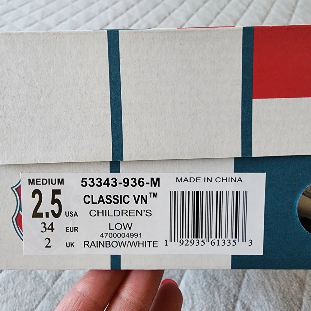 K‎ Swiss Girls Rainbow Classic VN Sneakers Size 2.5 New